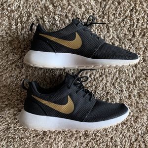 Women’s NIKE Roshe 8.5M  customized black and gold